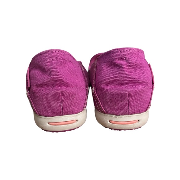 Casual Chic CROCS Women's Fuchsia Stretch Back Slip-On Flats Walking Shoes - Picture 4 of 10